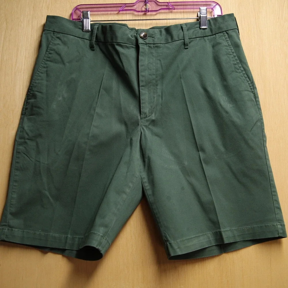 IZOD Saltwater Stretch Mens Green Chino Shorts Size 36 Flat Front Casual